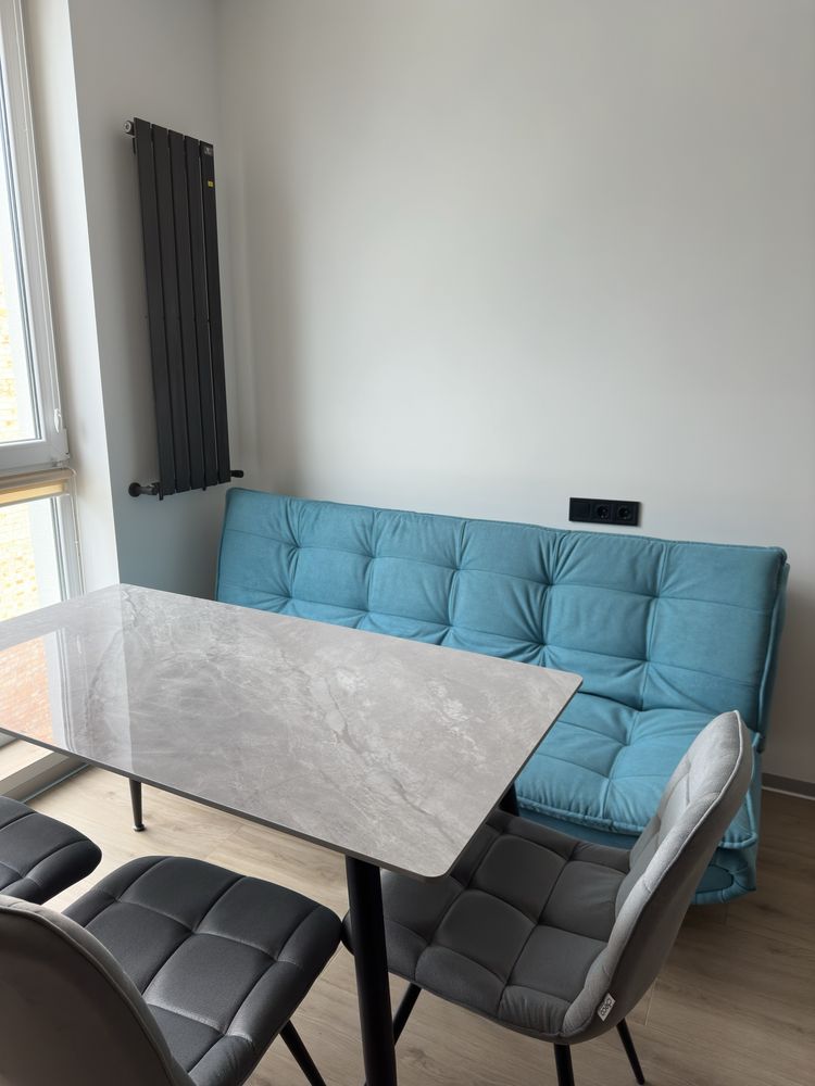 Spacious Apartment with Panoramic Park View