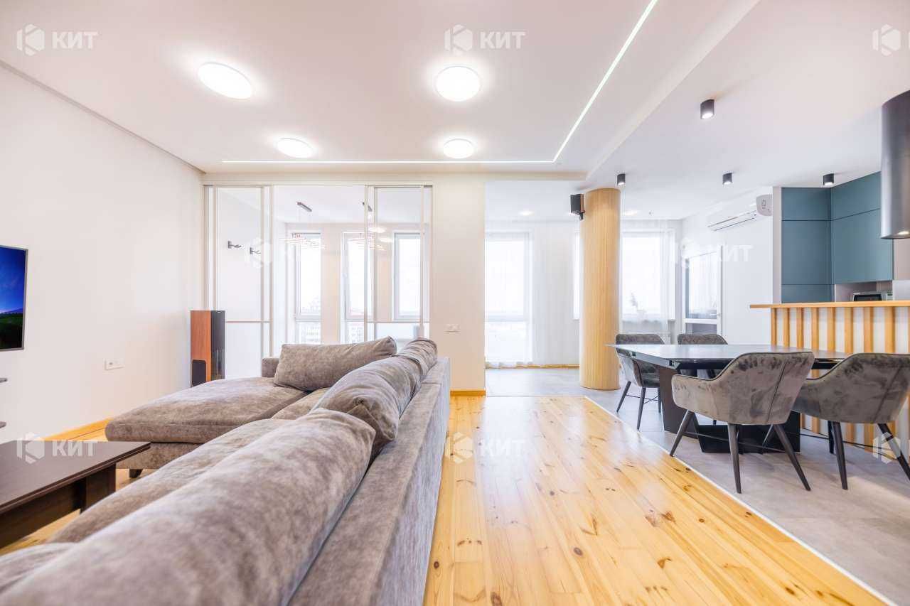 Spacious 3-room duplex apartment in Pavlivsky Quarter