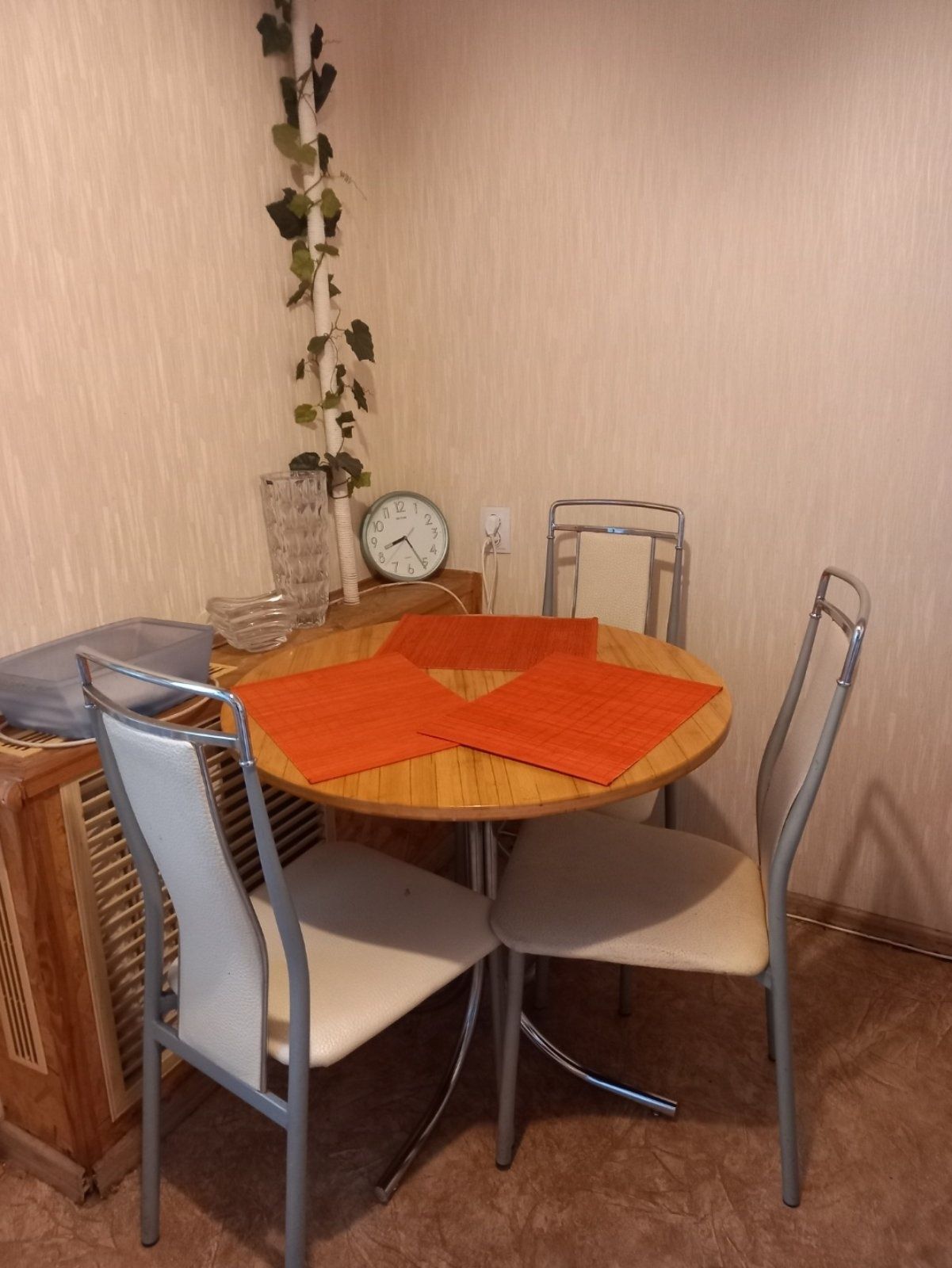 Furnished Apartment with Modern Kitchen and Shower Room