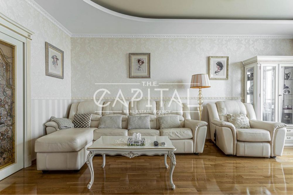 Spacious Designer Apartment near Lukyanivska Metro
