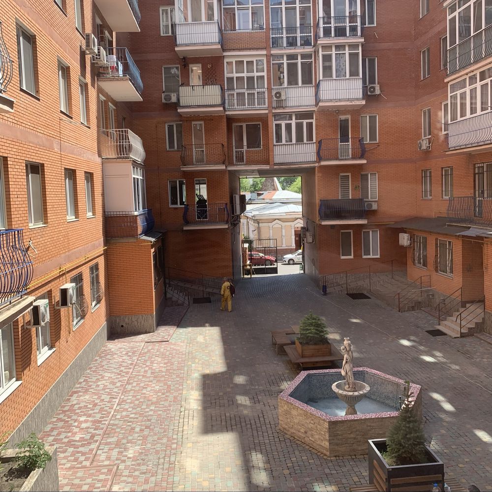 Spacious Two-Room Apartment in City Center with Excellent Renovation