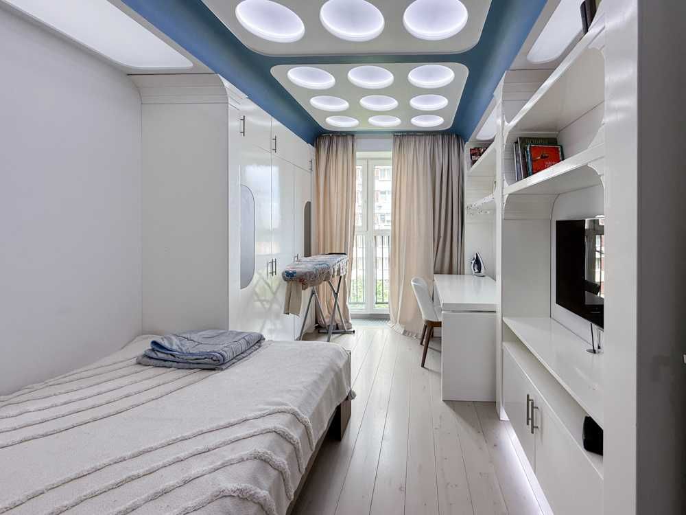 Spacious 3-Room Apartment in Kyiv's Pechersk District