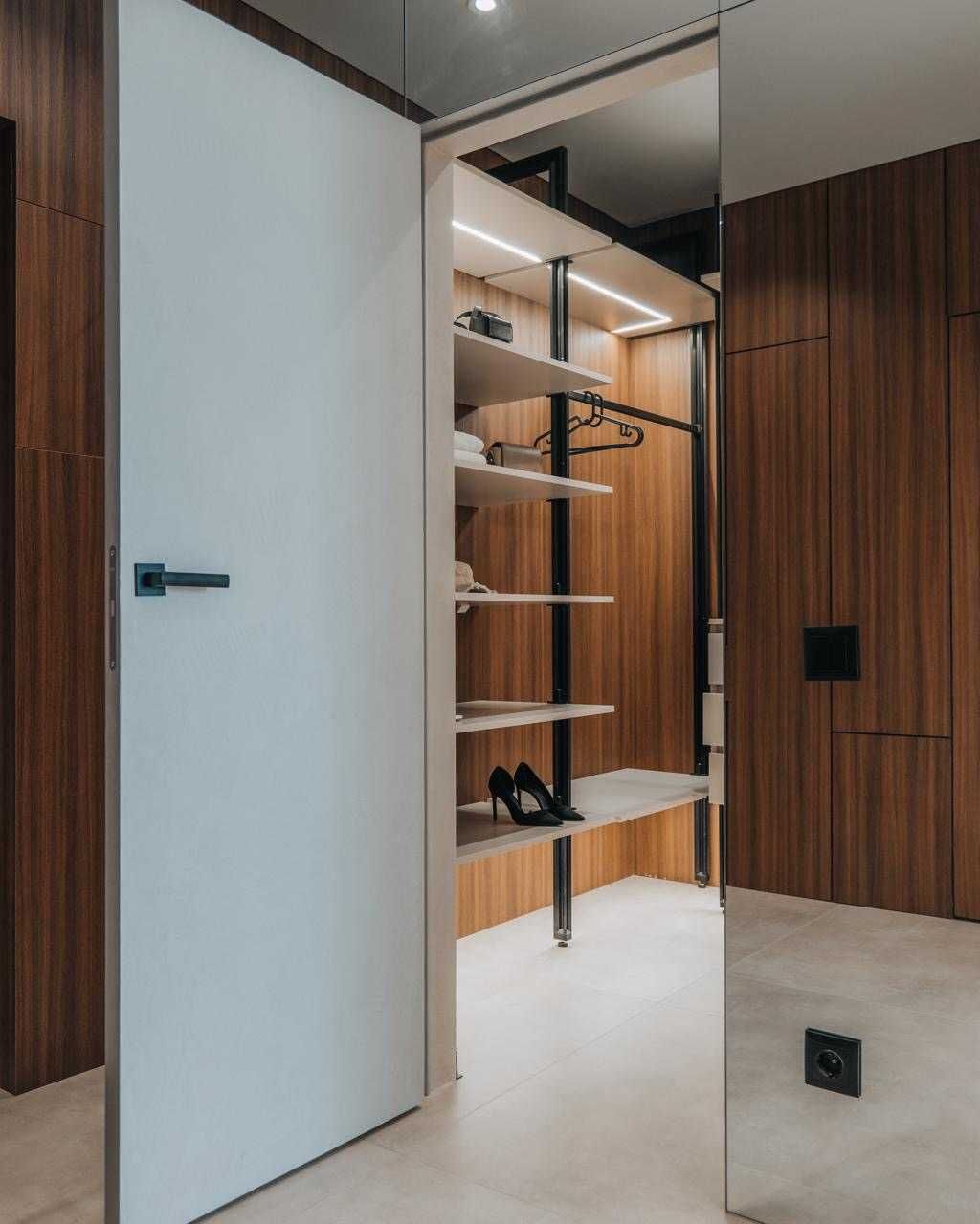 2-Room Apartment in Manhattan Complex, 14th Floor, Author's Design