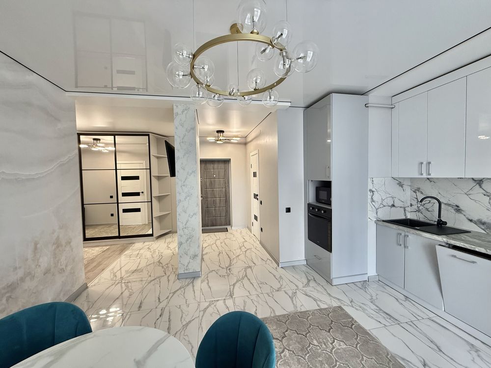 Spacious 1-bedroom apartment in new building on Zaliznychna Street