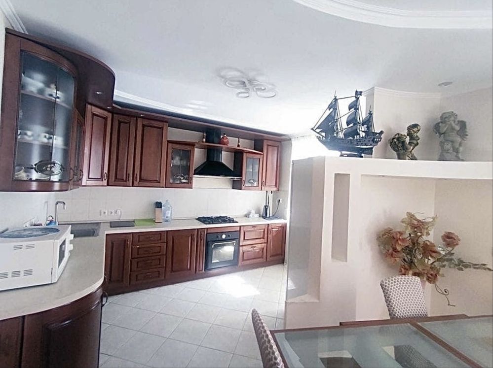 Spacious 3-Bedroom Apartment Near Sea with Generator