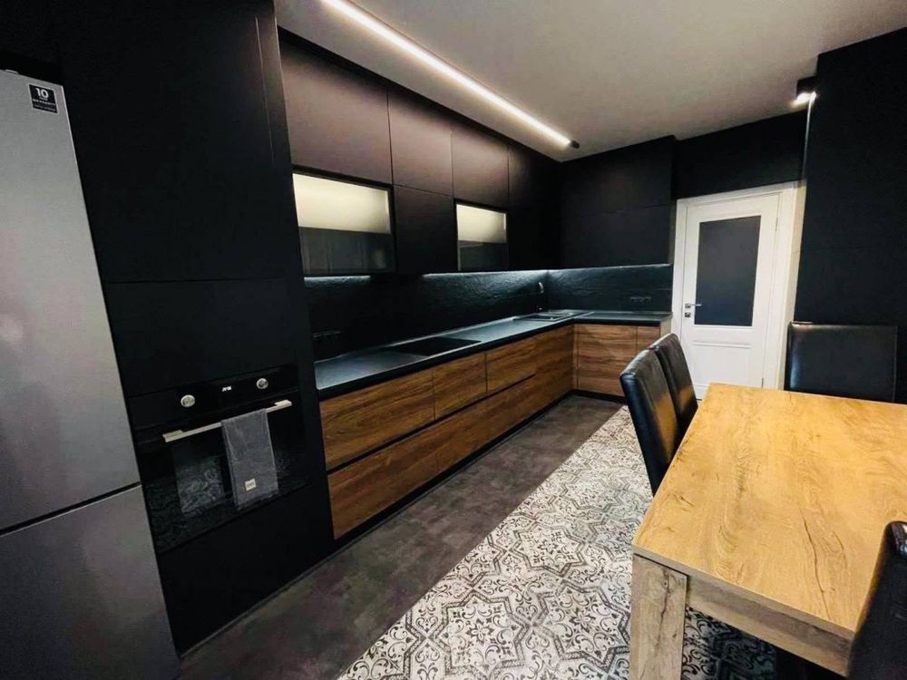 Stylish 2-Bedroom Apartment in Avalon Complex with Terrace and City Views