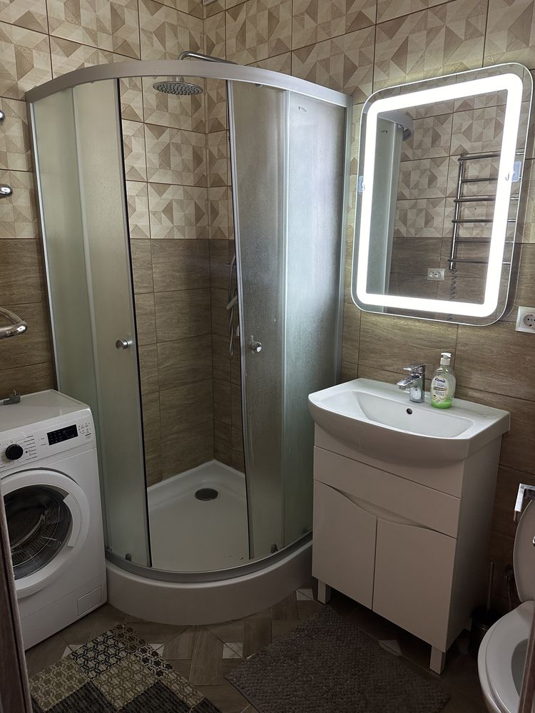 Modern Apartment Near Epicenter with Full Amenities