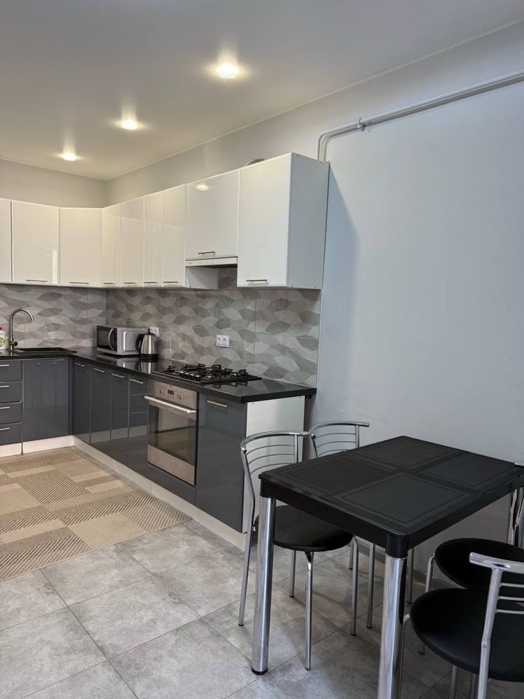 1-Bedroom Apartment with Modern Design and Full Amenities