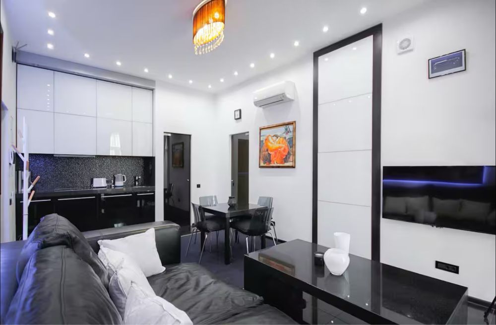 Stylish Studio Apartment near Park Shevchenko and Sea
