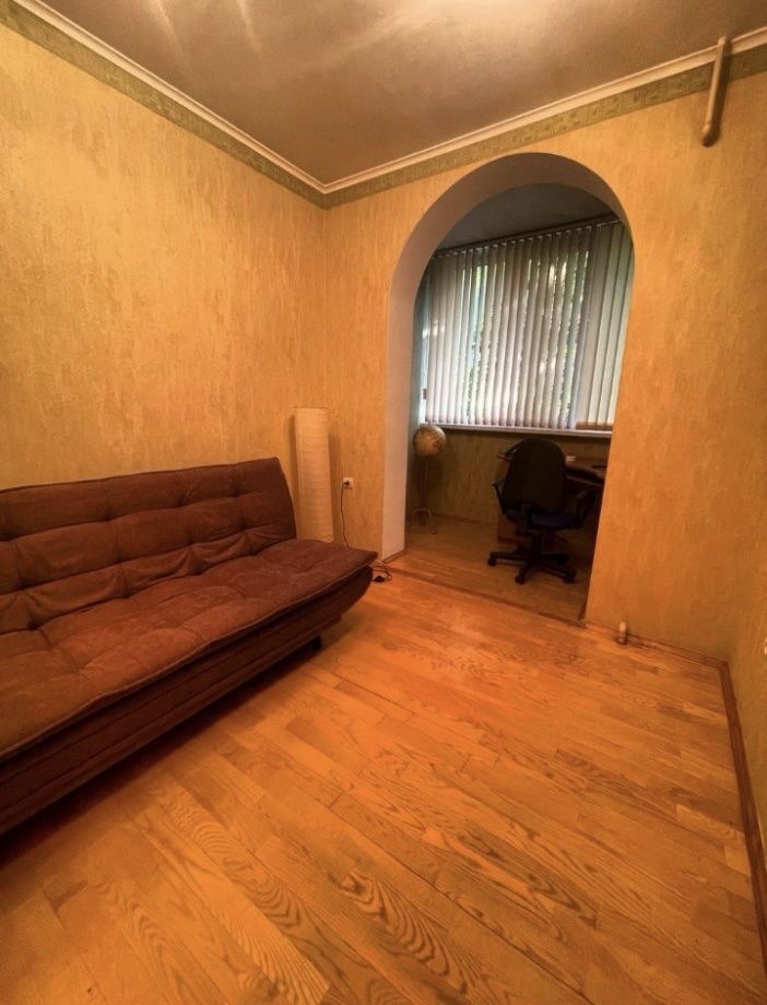Cozy Two-Bedroom Apartment with Separate Bedrooms