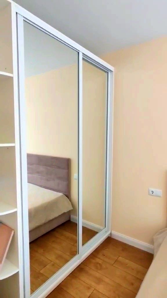 2-Room Apartment with Panoramic Dnipro River View in Great Complex