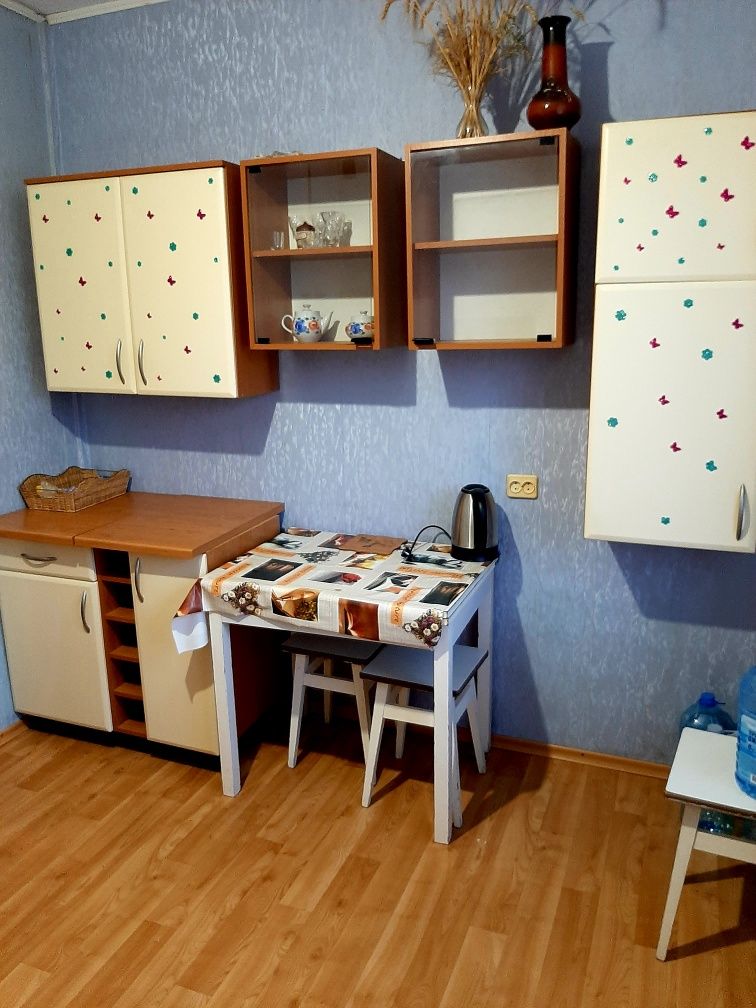 Cozy 1-Bedroom Apartment Near Shopping Center