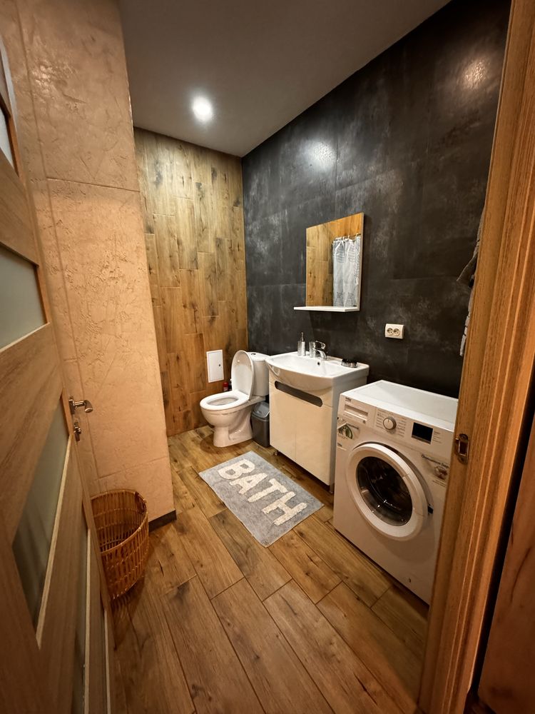 Spacious apartment on Melnyka Street, 4th floor, fully equipped