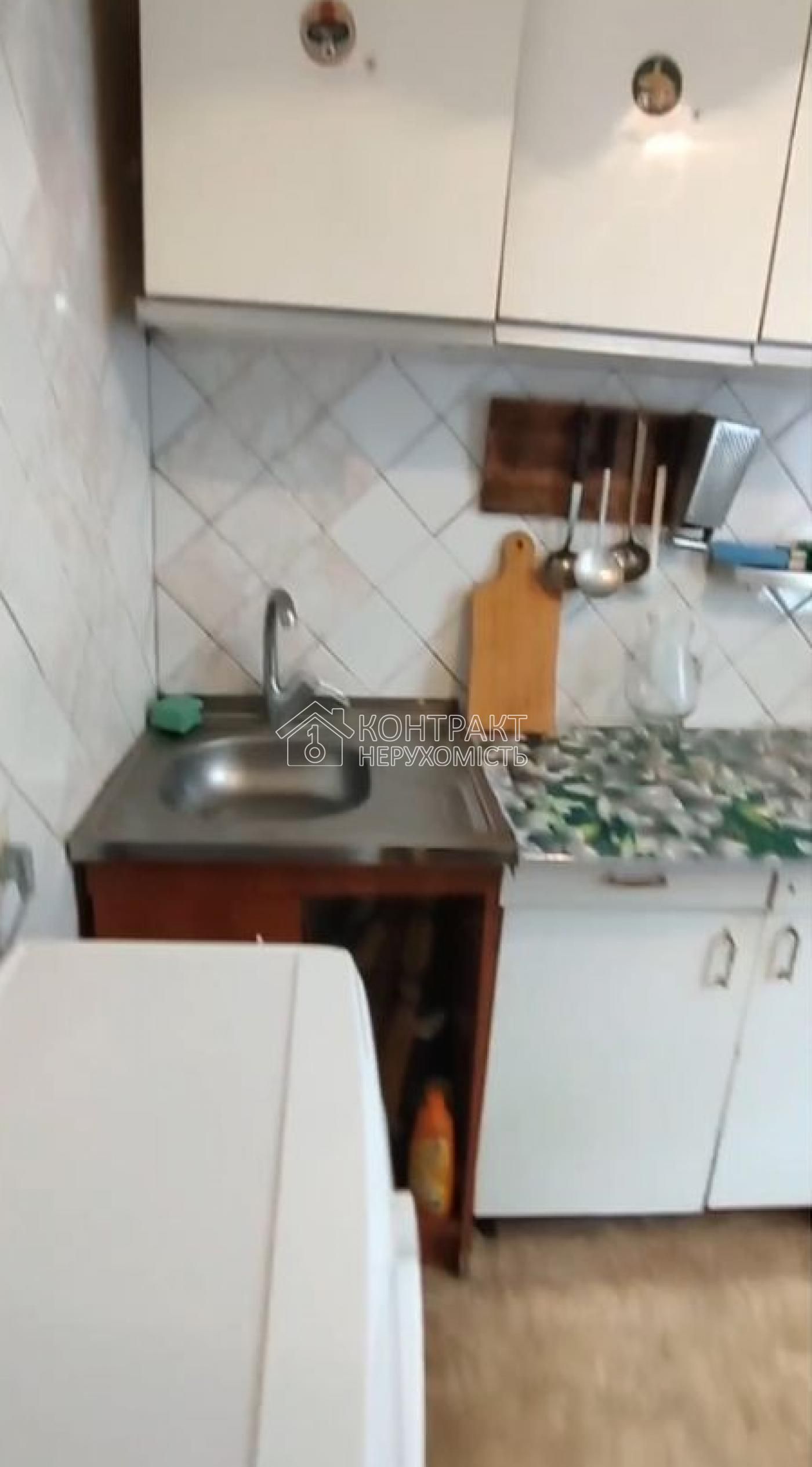 3-Room Apartment on Saltivske Highway near 'Klas' Supermarket