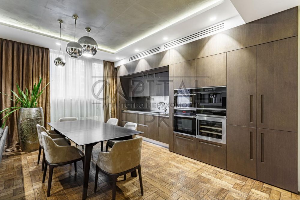 Luxury Apartment in Novopecherskie Lipki Complex