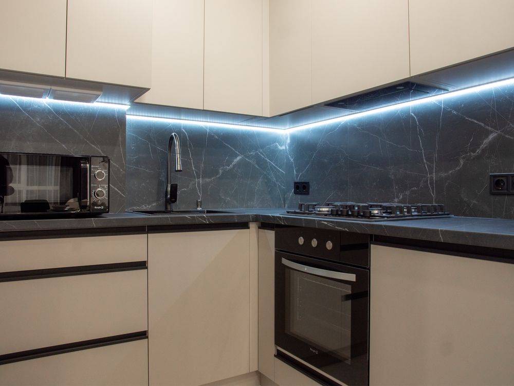 Modern 1-Bedroom Apartment with Designer Interior Near Mall