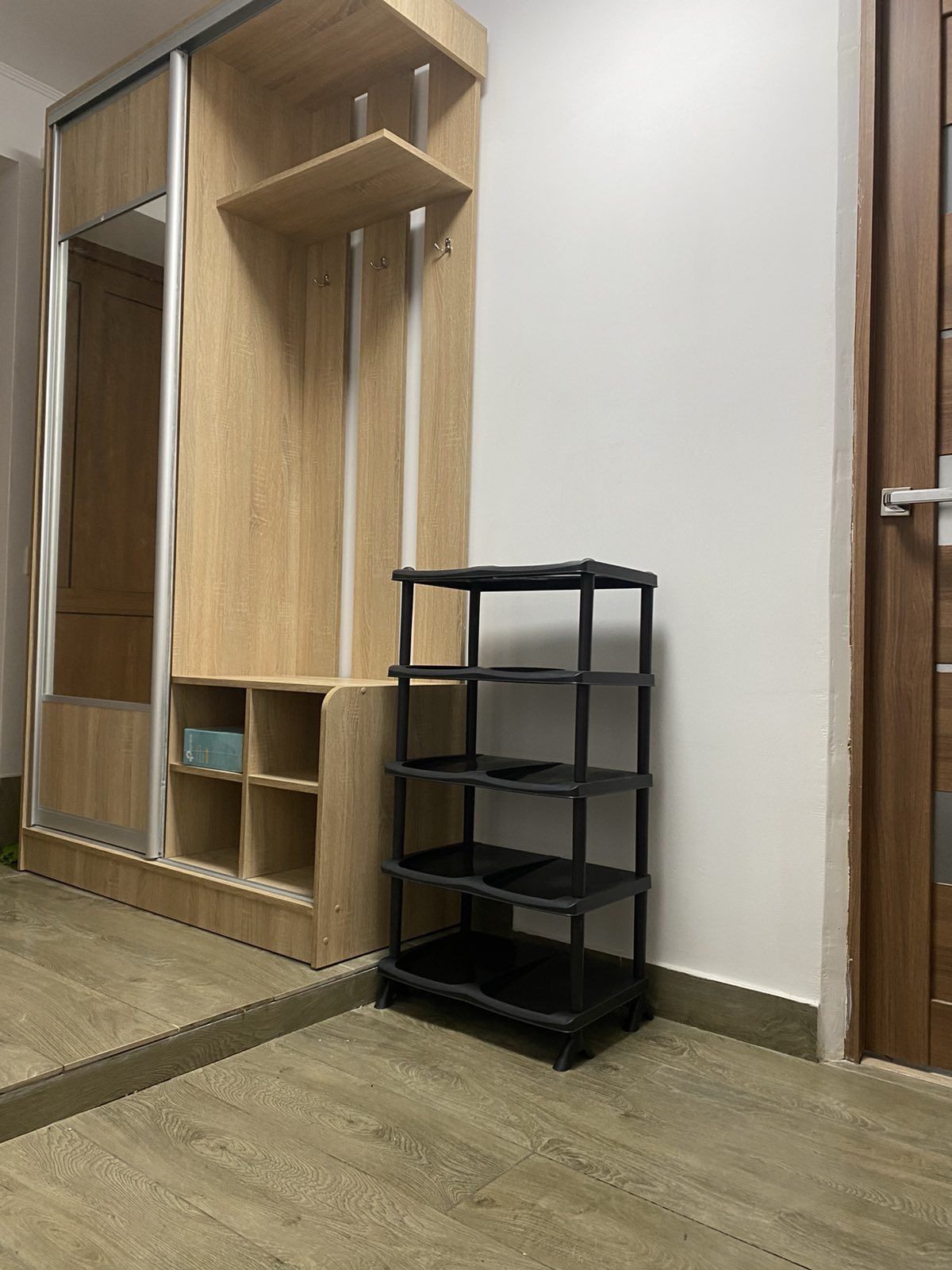 1-Room Apartment on Koshytska Street with Gas and Appliances