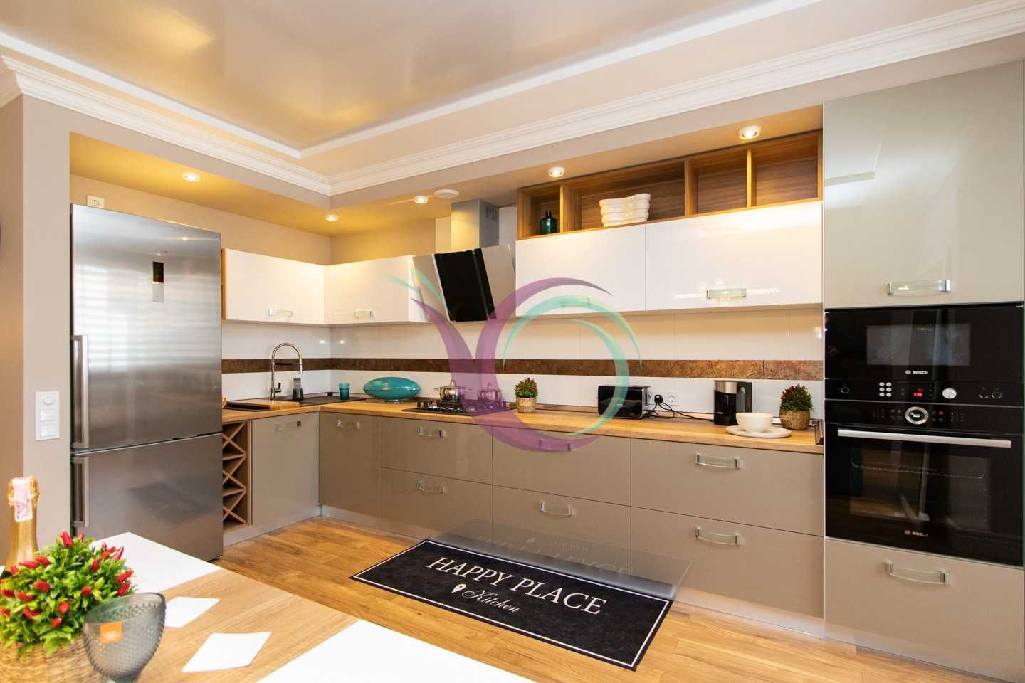 2-Room Designer Apartment in City Center with Individual Gas Heating