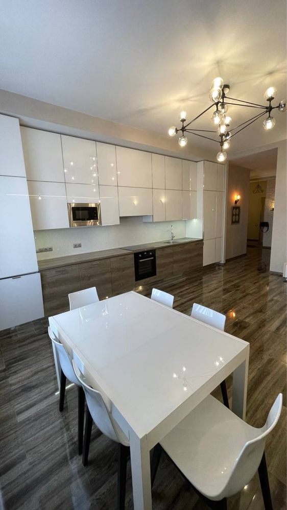 Spacious 140 m² Apartment in Renaissance Complex, Primorsky District