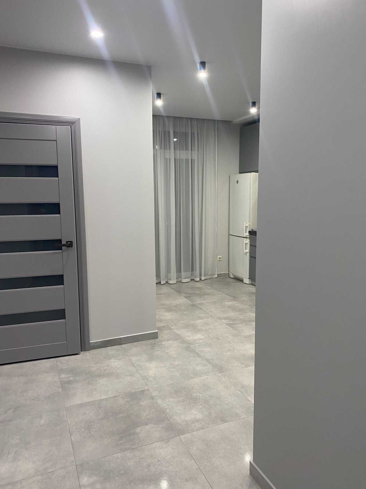 Spacious Modern Apartment on Horodotska Street