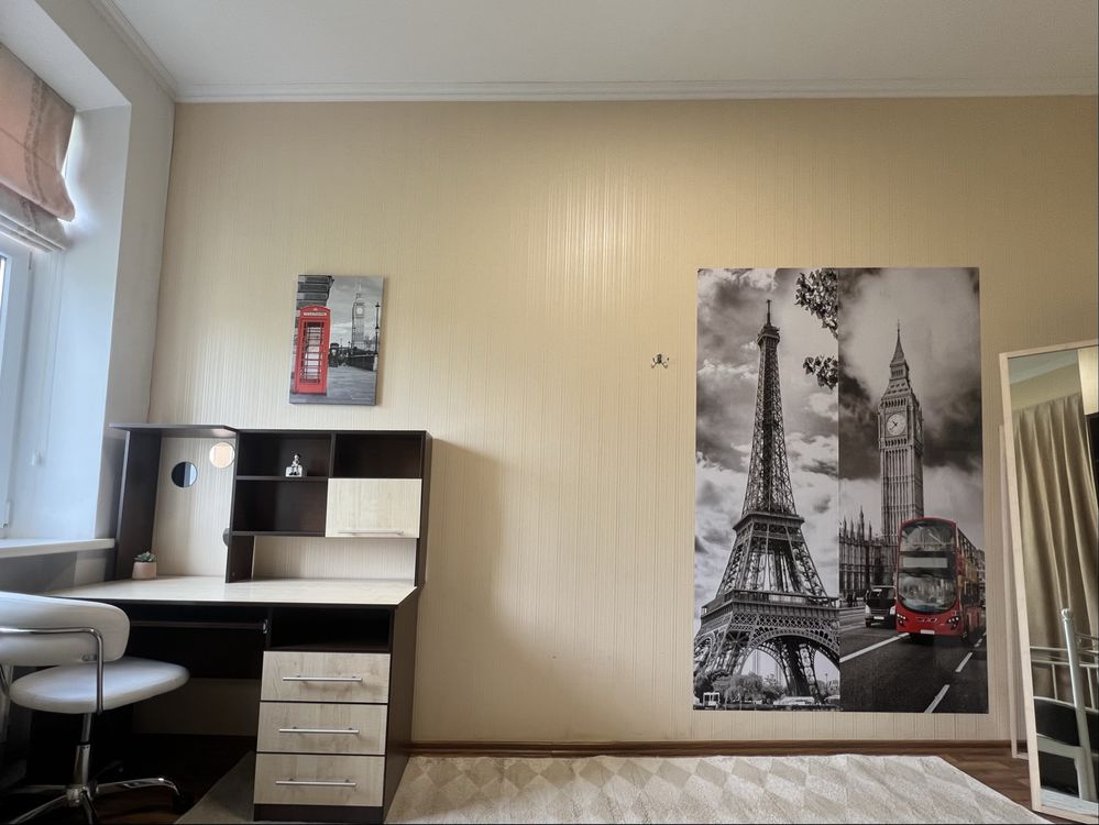 3-Room Apartment in Poltava City Center with Botanical Garden View