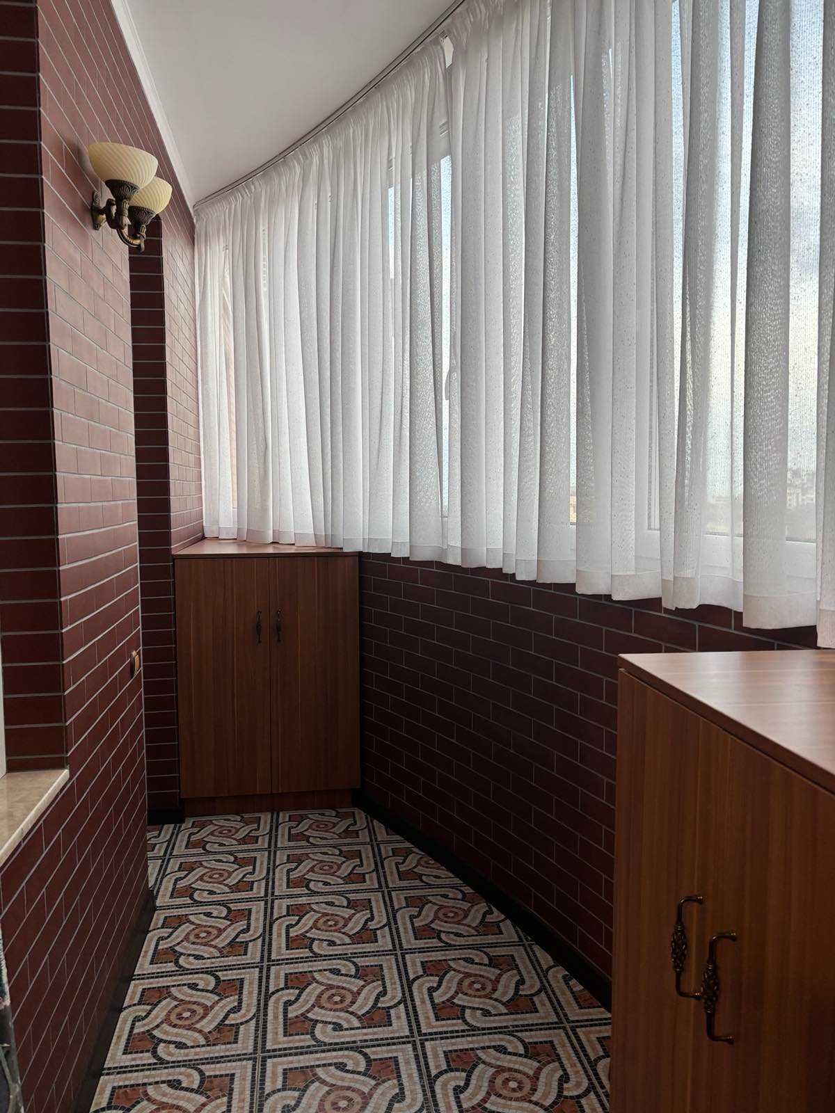 Spacious 2-room apartment near Shevchenko Park and Lanzheron Beach