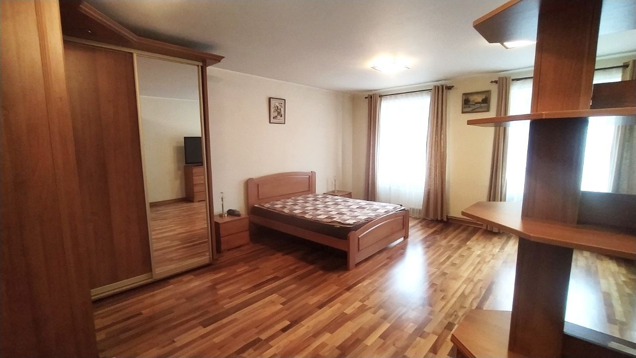 2-Room Apartment in City Center with Quality Renovation
