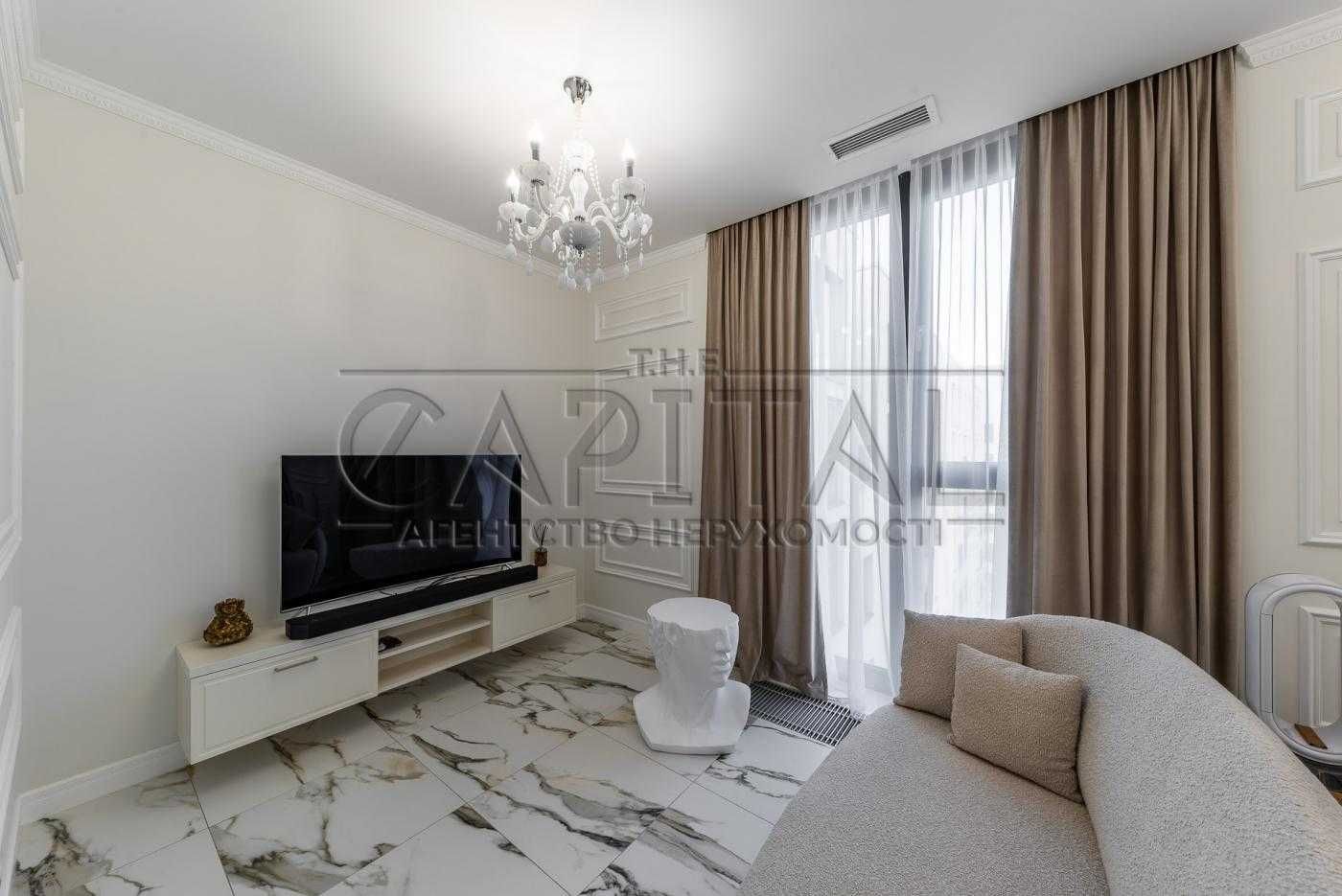 1-Bedroom Apartment in Rybalsky Complex, Podol Area, Designer Interior