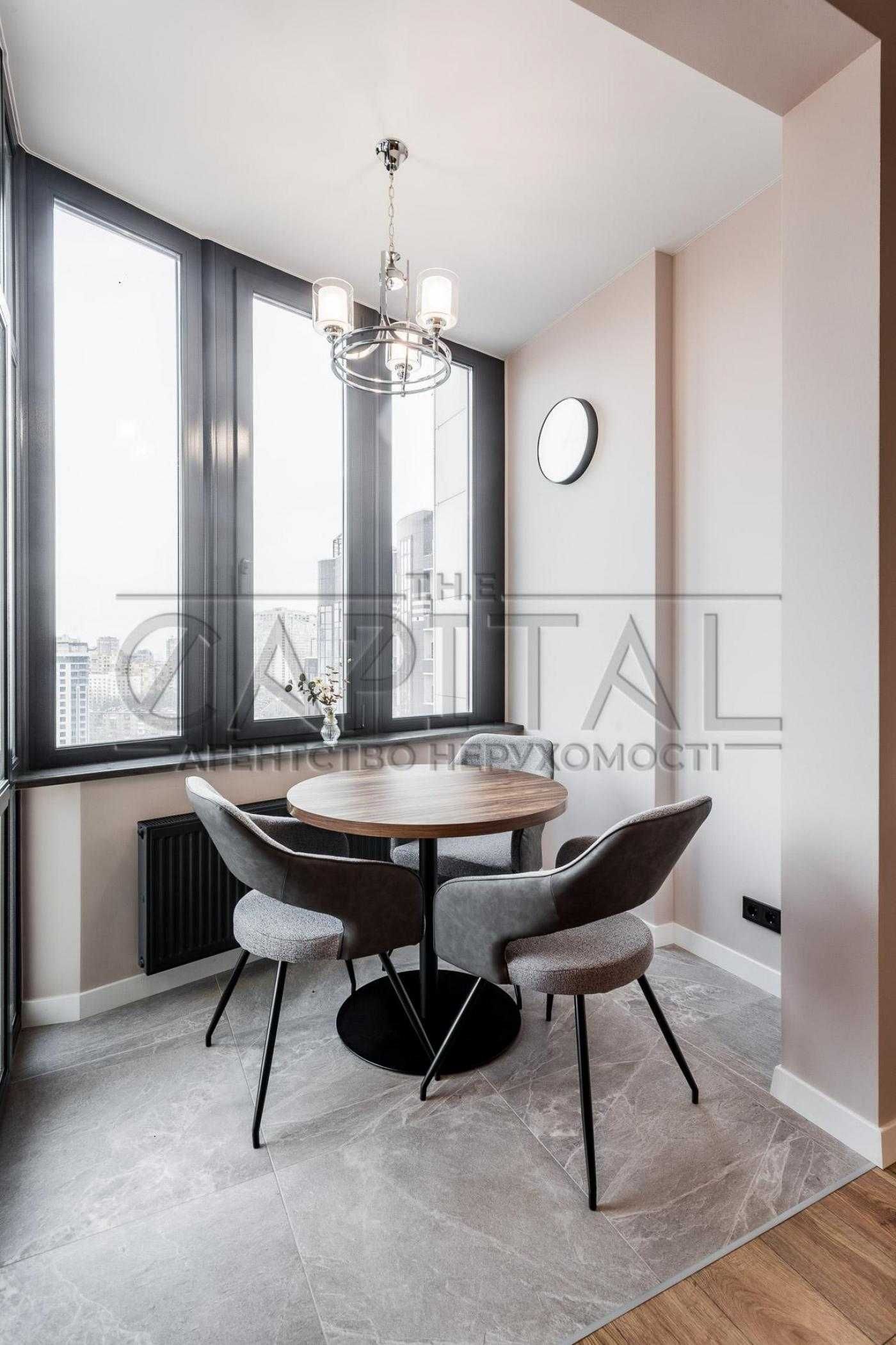 Prestigious Apartment in Prestige Hall Complex with High-Quality Renovation