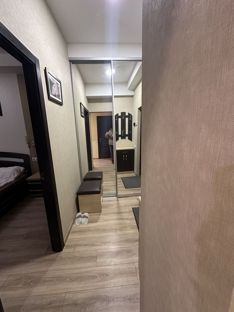 Modern Studio Apartment Near Metro with Elevator