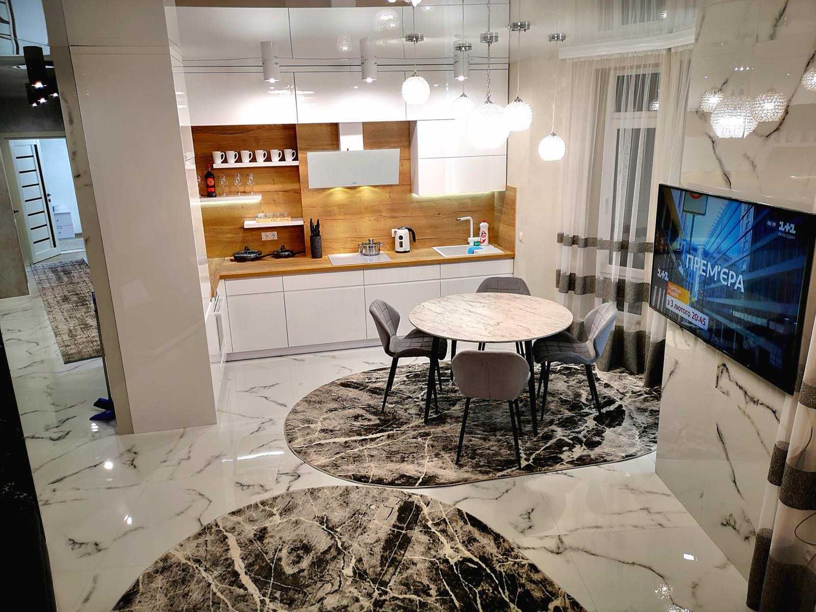 Modern 2-Bedroom Apartment with Designer Interior