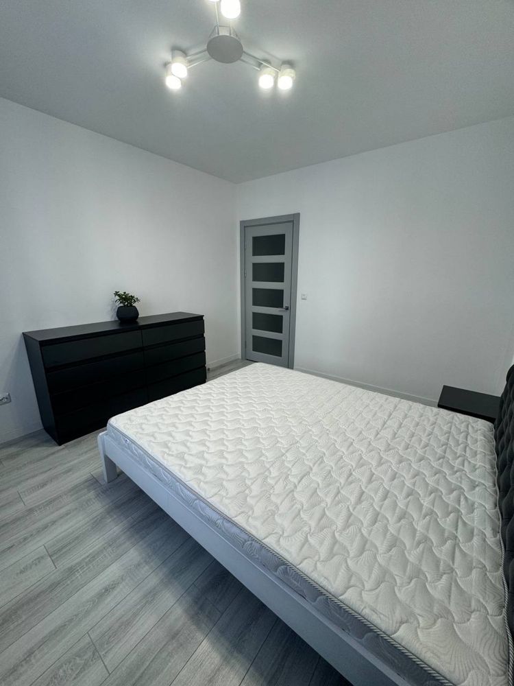 2-Room Apartment with Individual Heating on Zaliznychna Street