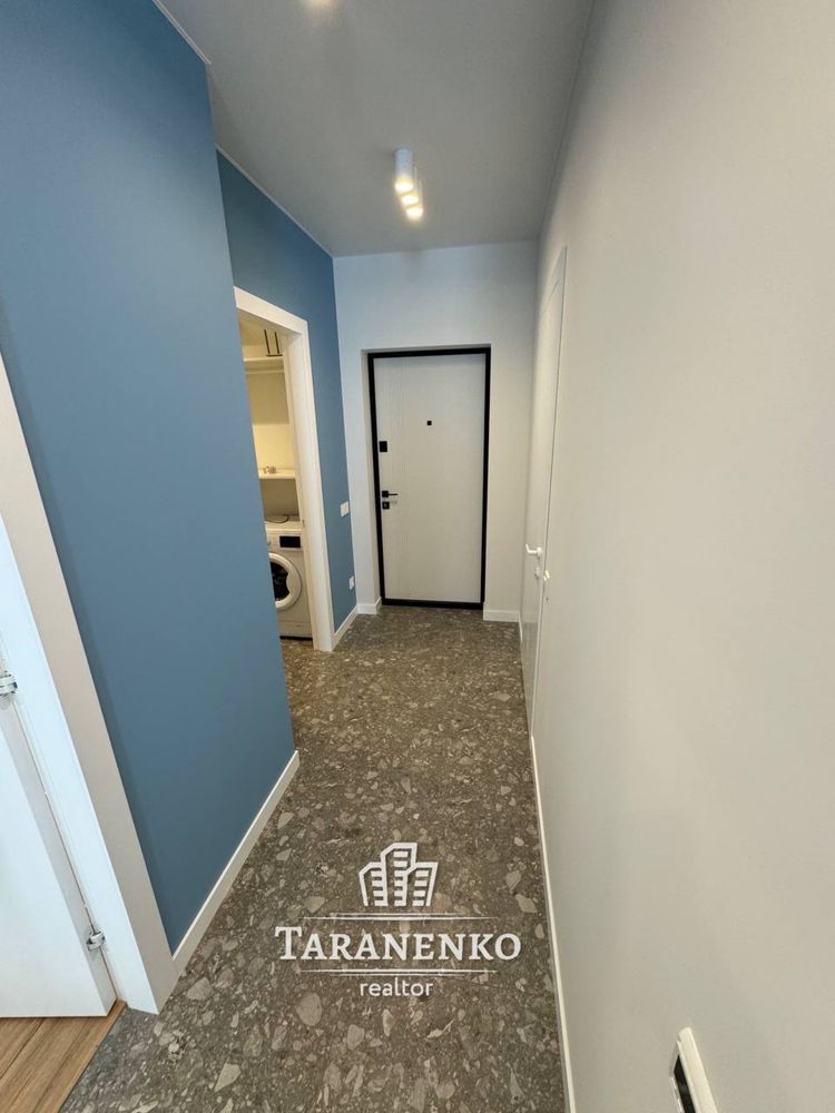 Spacious 1-Bedroom Apartment with Modern Design in Happy Residential Complex