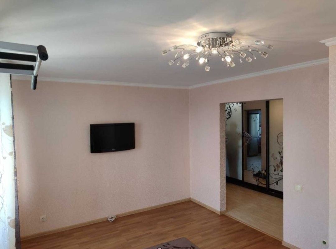 2-room apartment in Yuvileynyi district, fully furnished and equipped