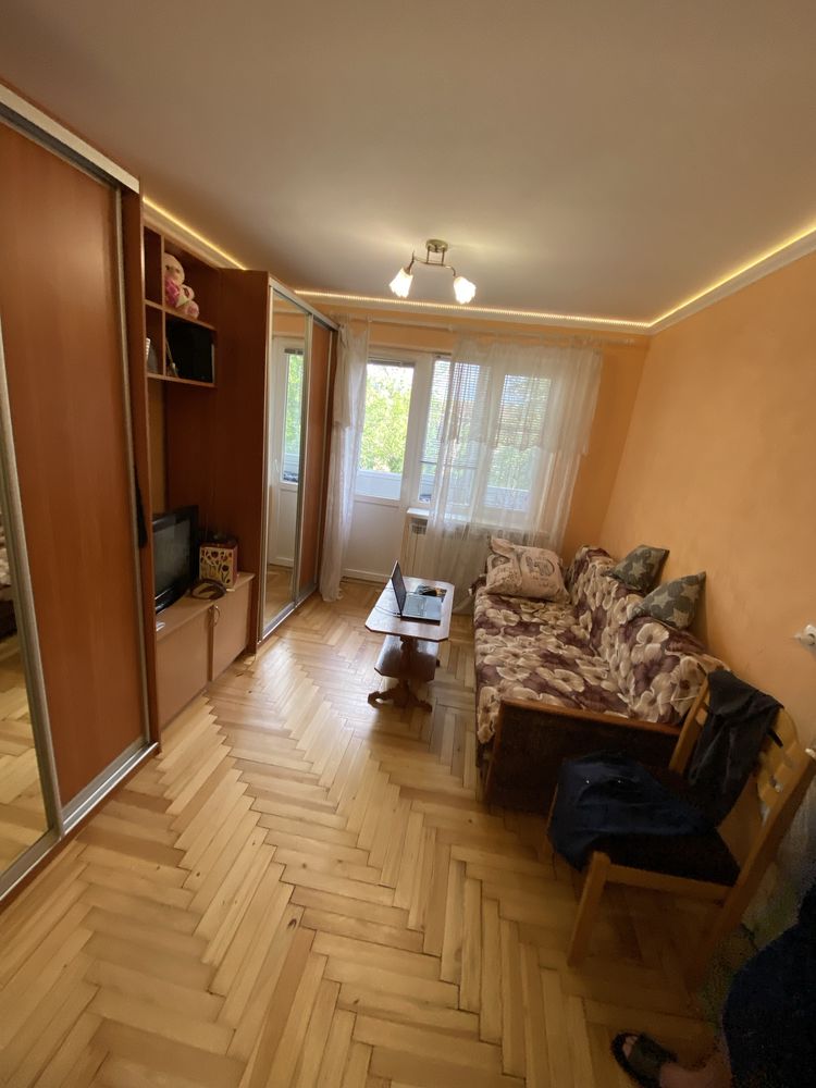 1-Room Apartment on Svobody Avenue with Autonomous Heating
