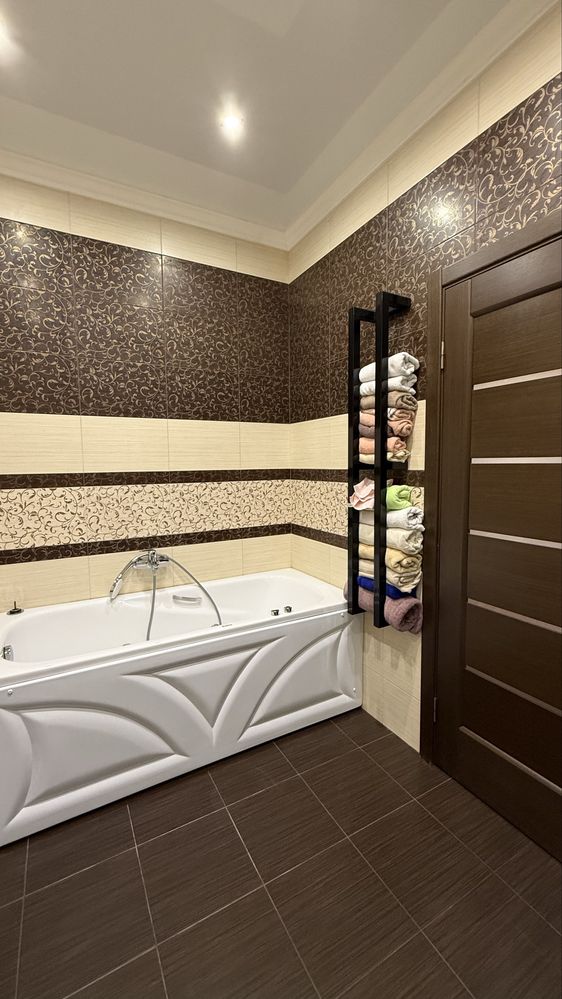 3-Room Apartment on Knyazya Svyatoslava Street, Near Great Britain Complex