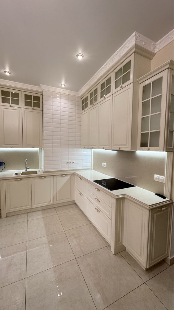 Bright apartment in 8 Zhemchuzhina complex with sea view and balcony