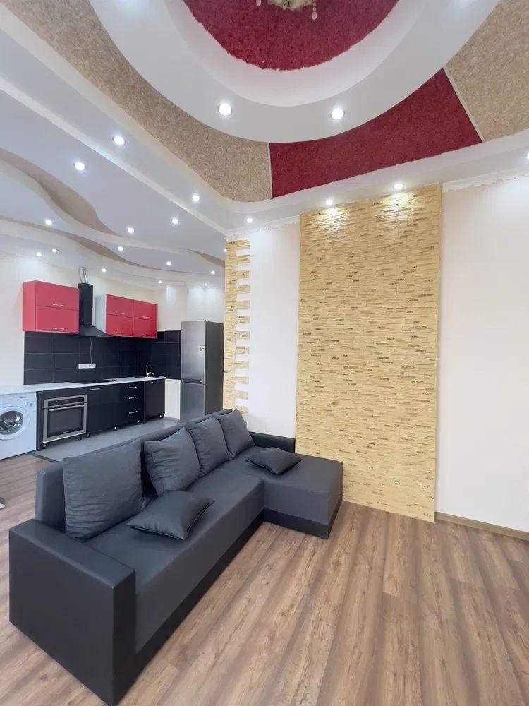 Sea View Apartment in 27 Pearl Residential Complex on Kamanina Street