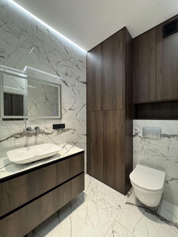 Spacious 3-Room Apartment with Water View in Slavyanskaya Embankment