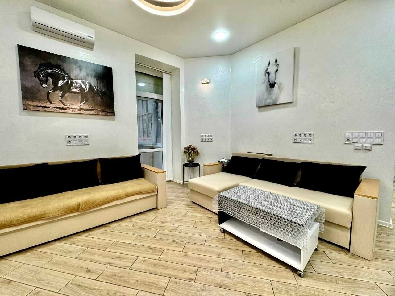 Stylish 2-Room Apartment in Kyiv City Center