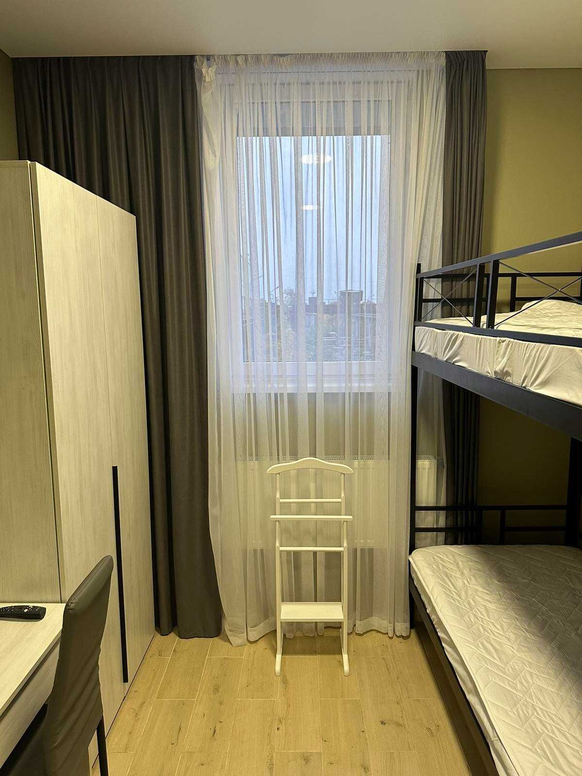 Modern 25m² Room with Private Bathroom and Kitchen
