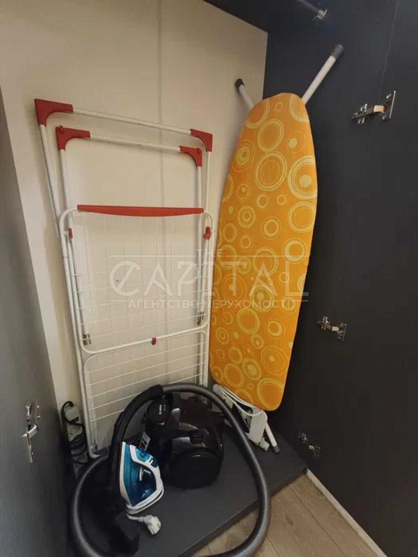 Spacious 3-Room Apartment with Lake View near Metro