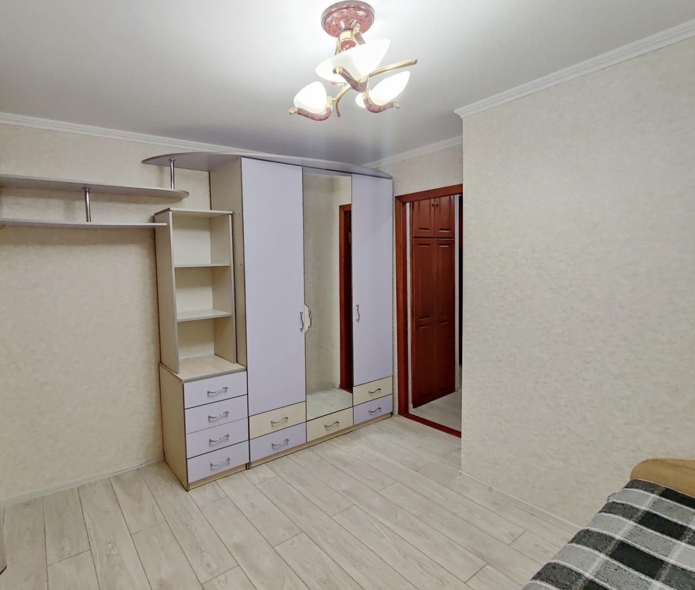 3-Room Apartment on Left Bank, Newly Renovated, Separate Rooms, Balcony