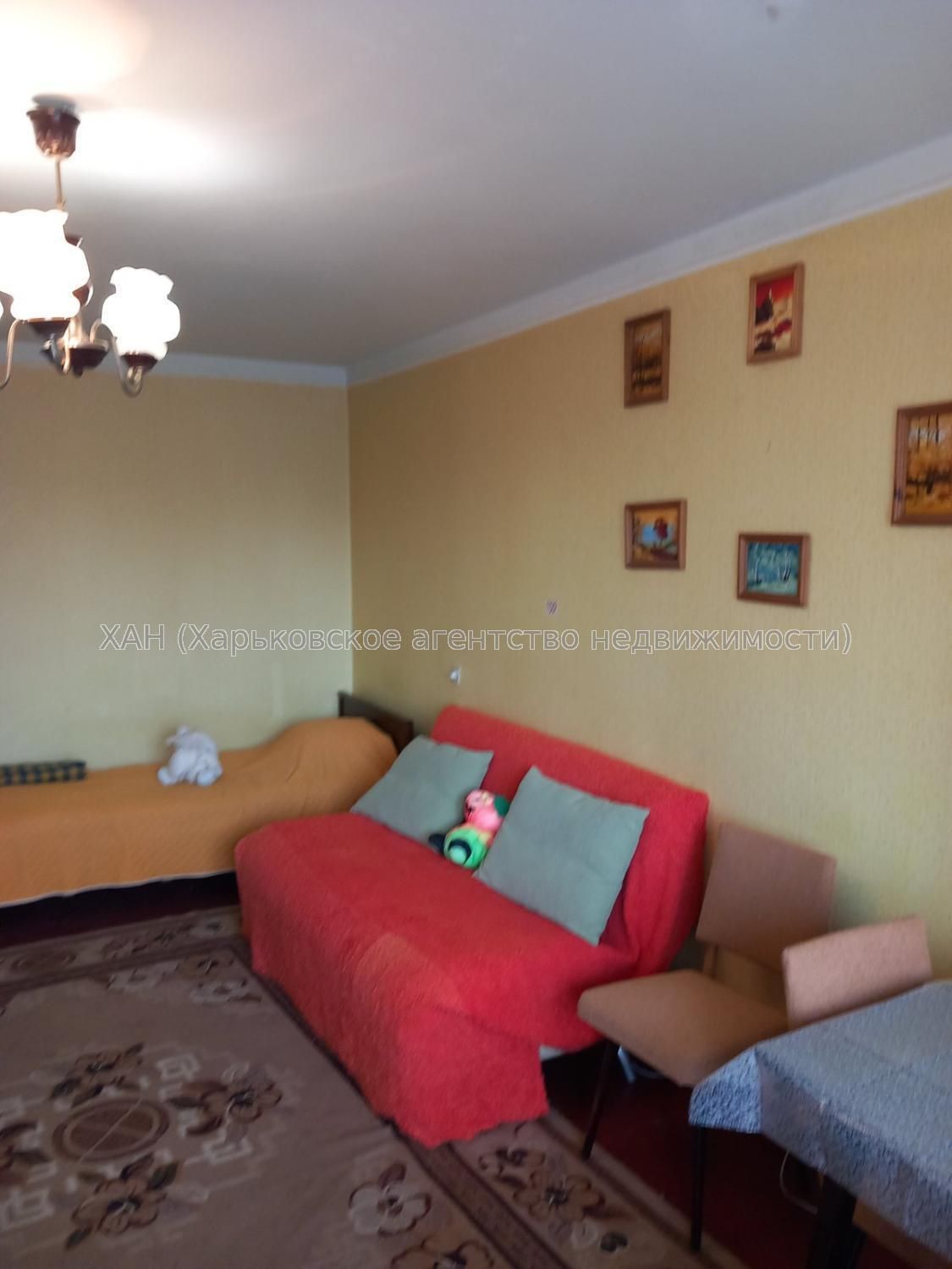 Middle Floor Apartment Near Sarzhin Yar