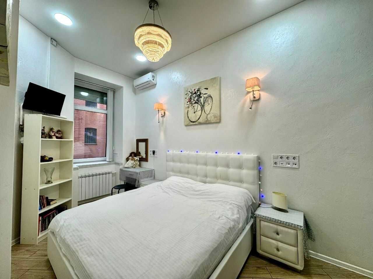 Stylish 2-Room Apartment in Kyiv City Center