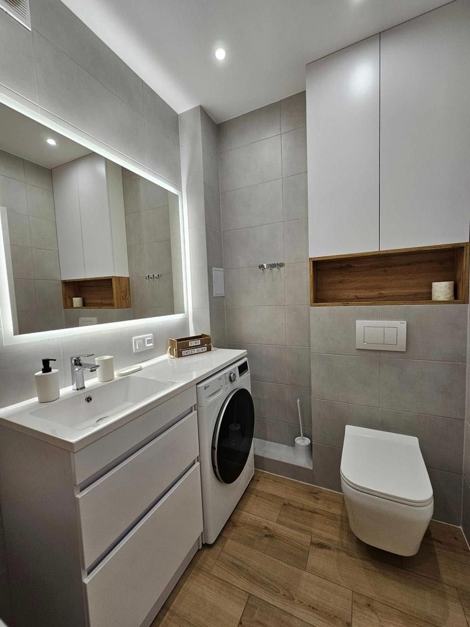 Stylish 1-Bedroom Apartment in Lincoln Complex with Modern Amenities