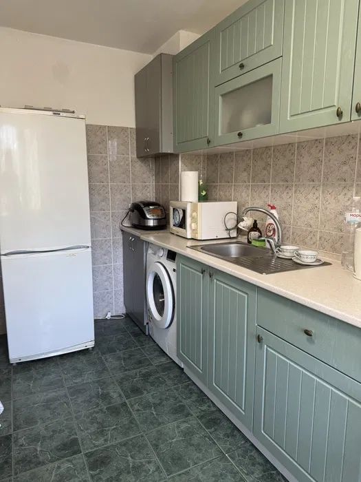 3-Room Apartment in Uzhhorod, Svobody Avenue, Central Location