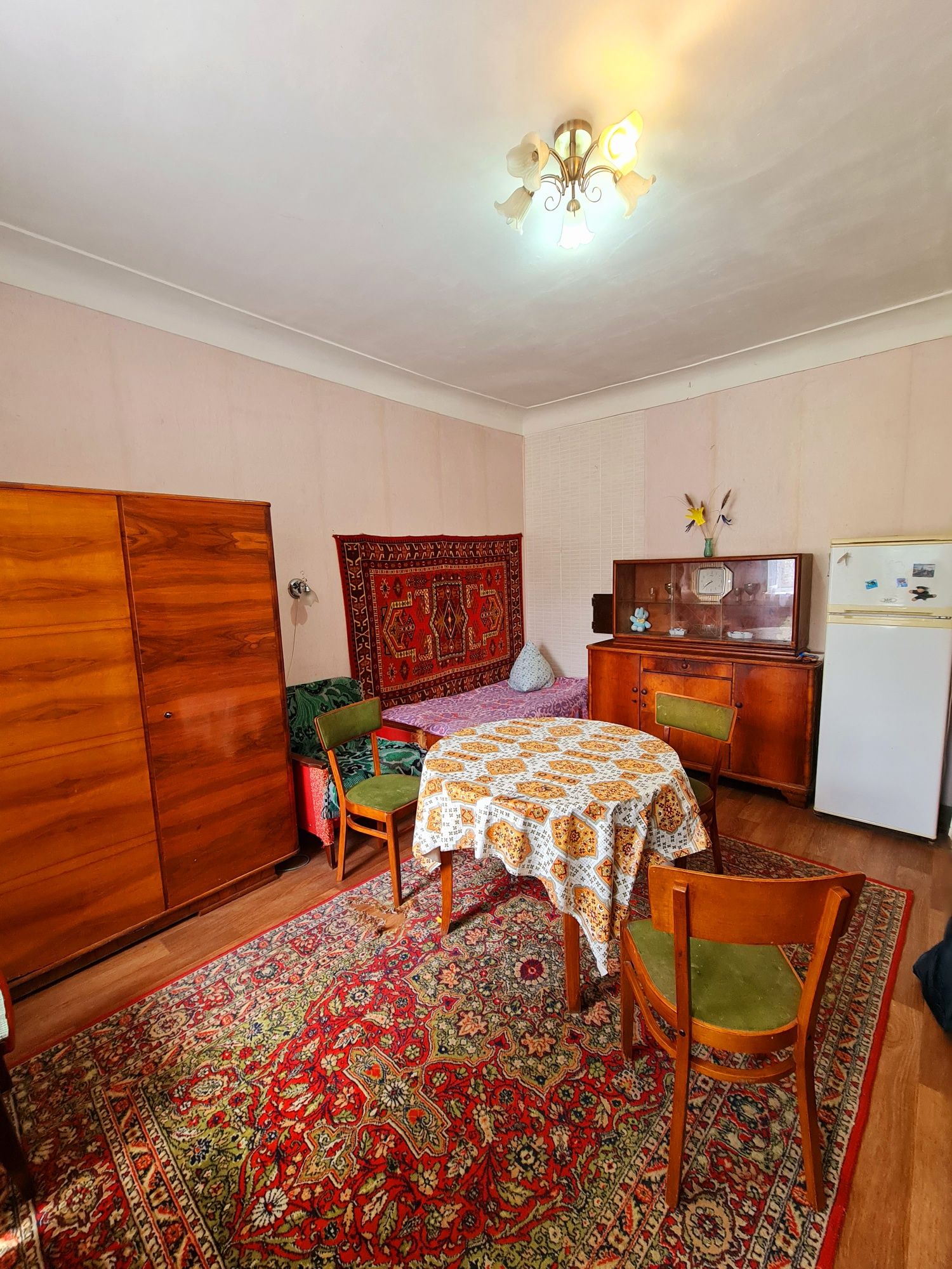 One Bedroom Apartment with Private Entrance