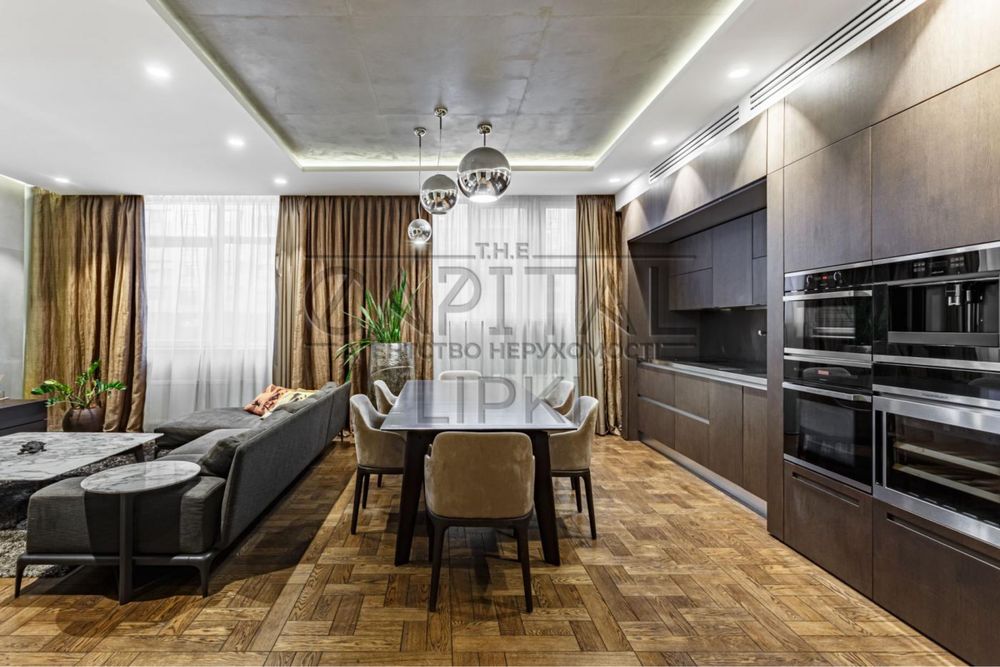 Luxury Apartment in Novopecherskie Lipki Complex