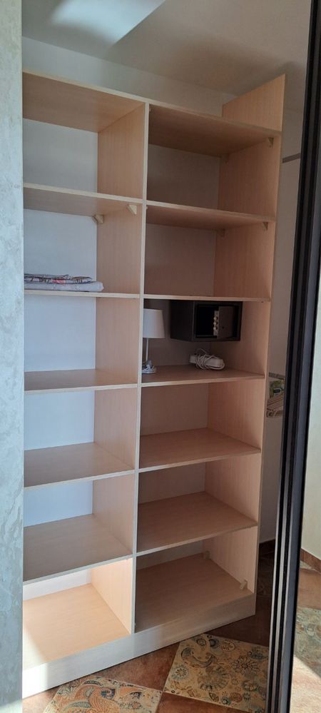 Luceoria кешеніндегі сағаны көрінетін 1 бөлмелі пәтер